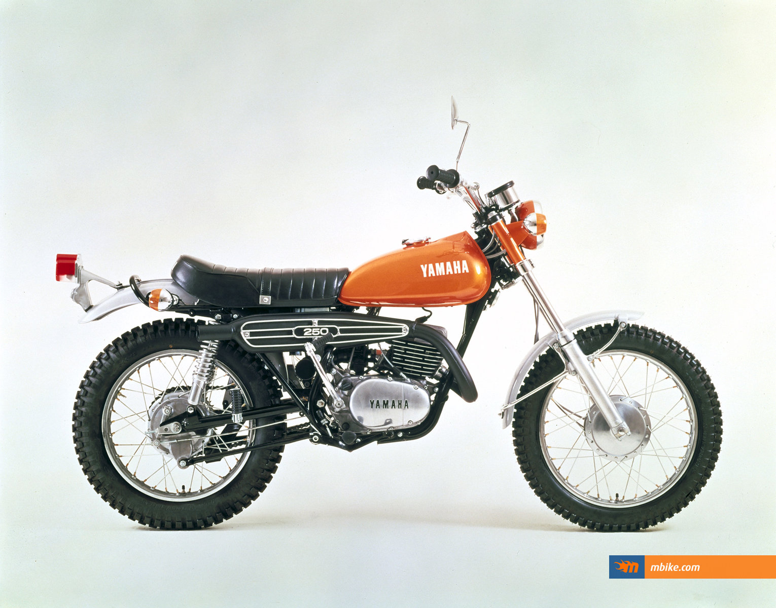 1971 Yamaha DT 250 Wallpaper Mbike