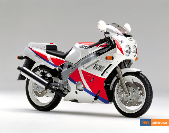 1990 Yamaha FZR 600 R