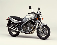 Photo of a 2002 Yamaha XJ 600 N