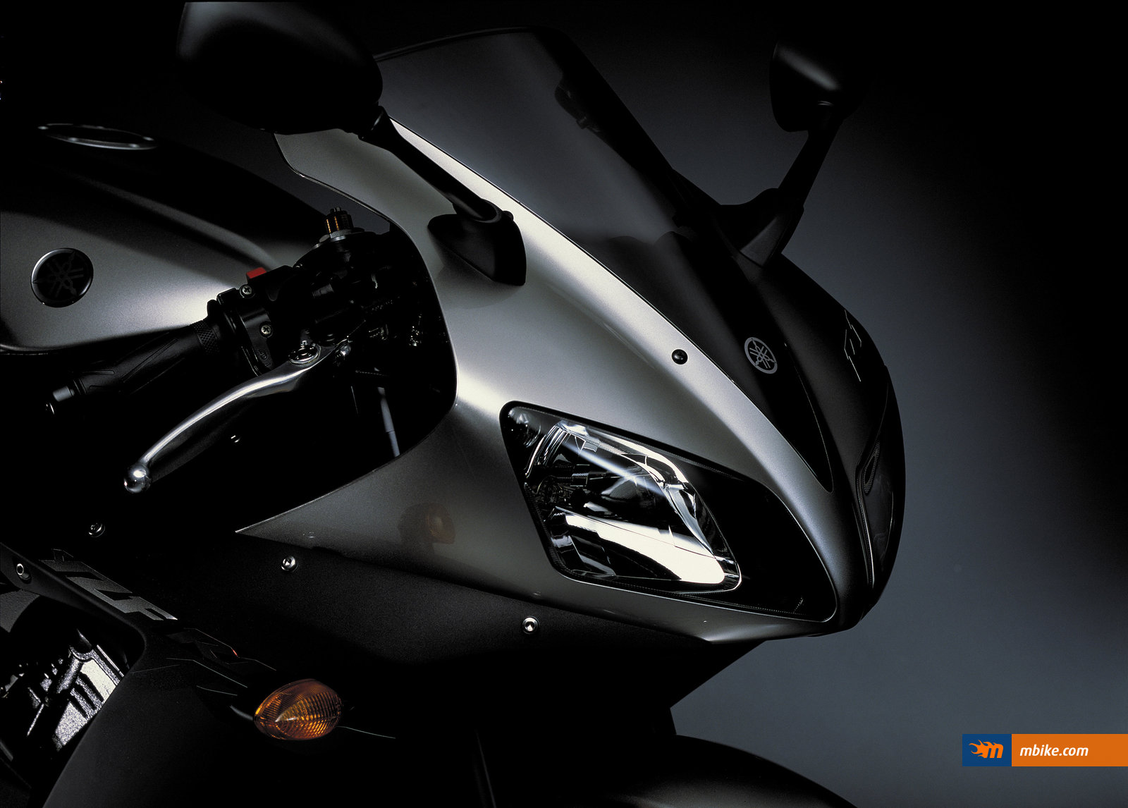 yamaha r6 black wallpaper