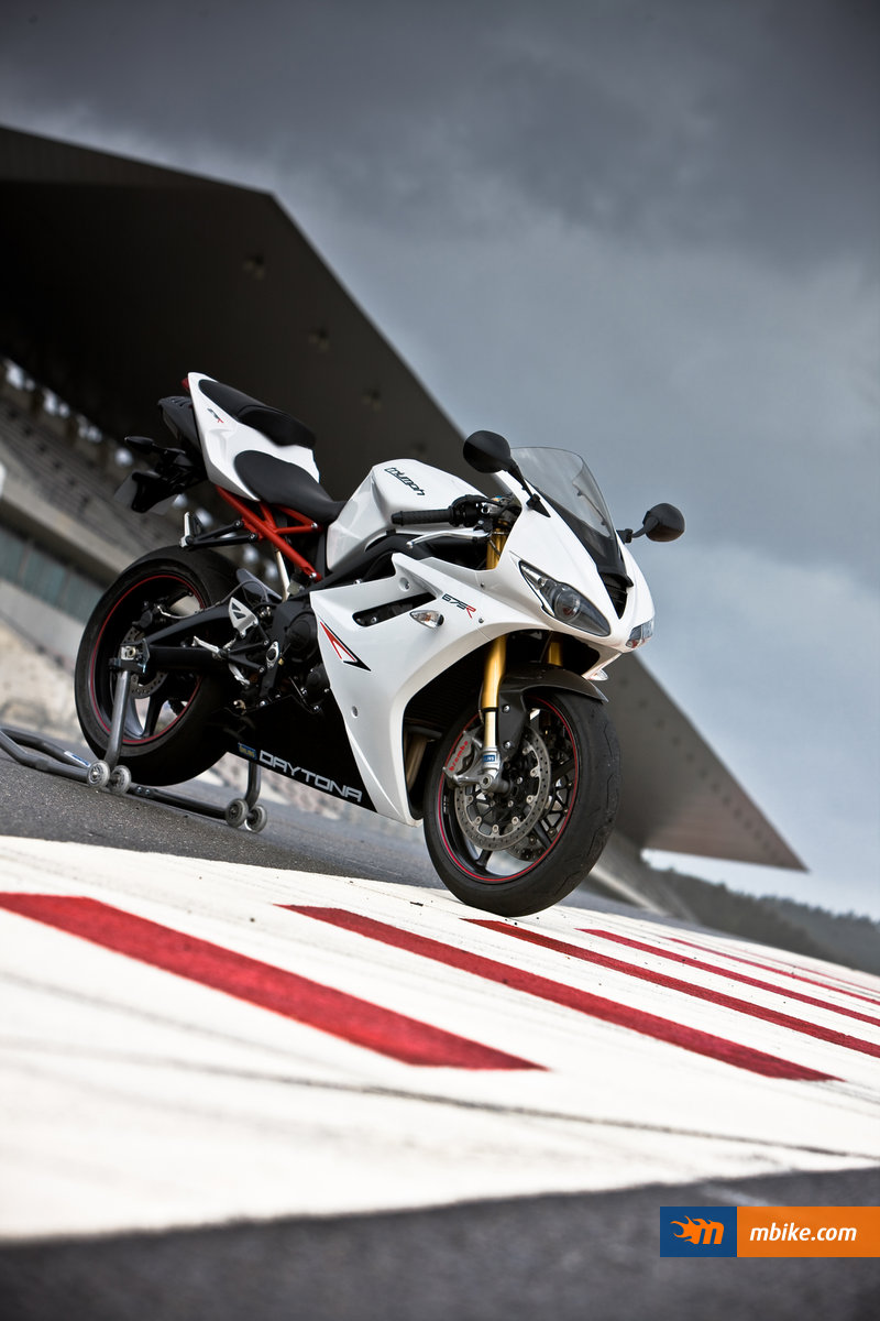 2011 Triumph Daytona 675 R