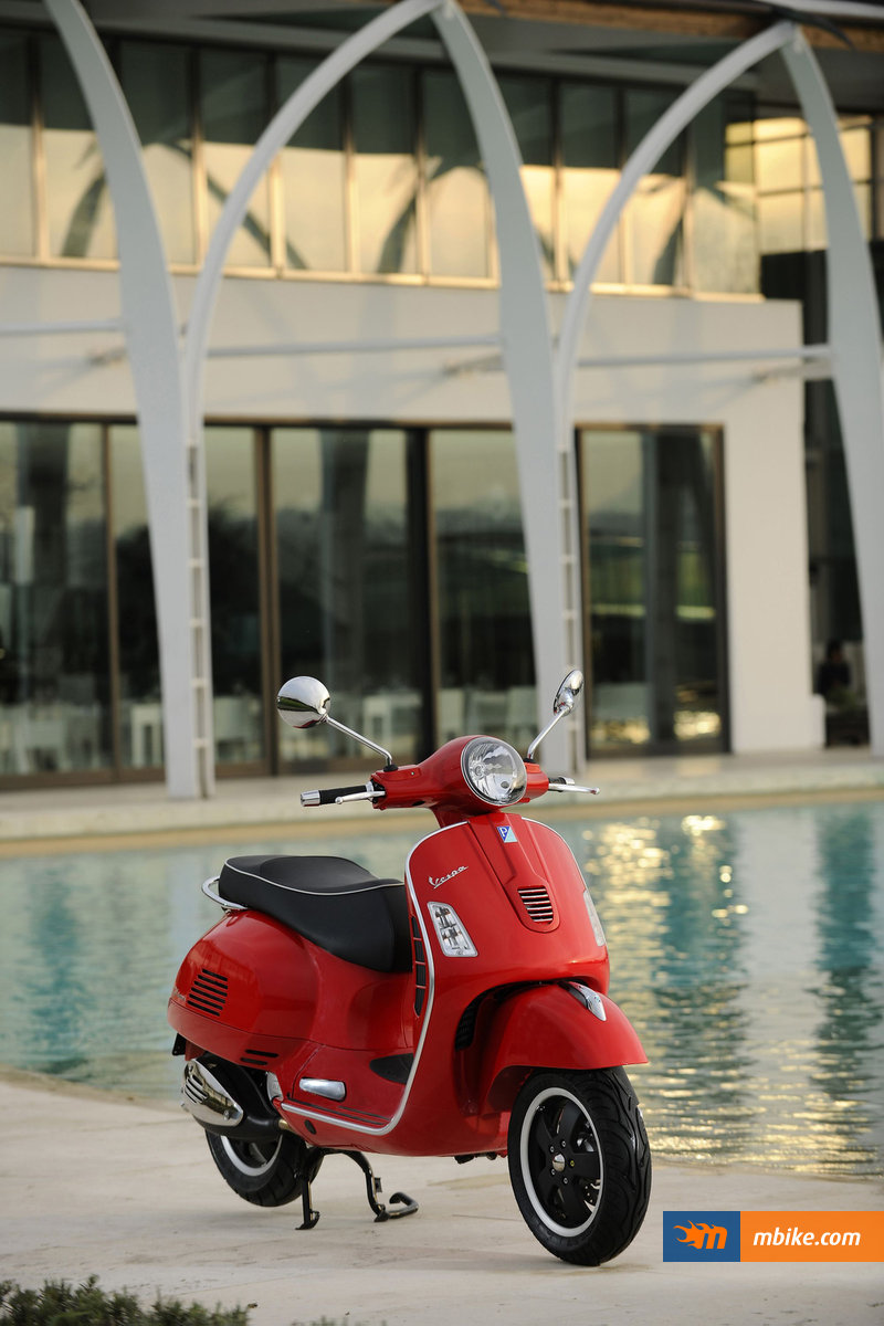 2011 Vespa GTS Super 125