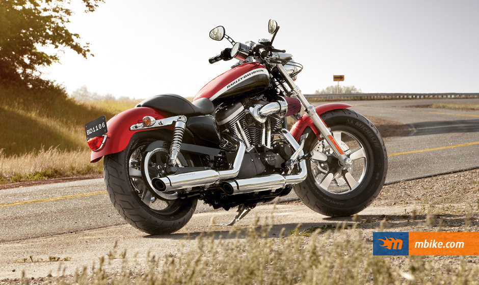 2013 Harley-Davidson XL1200C Sportster Custom