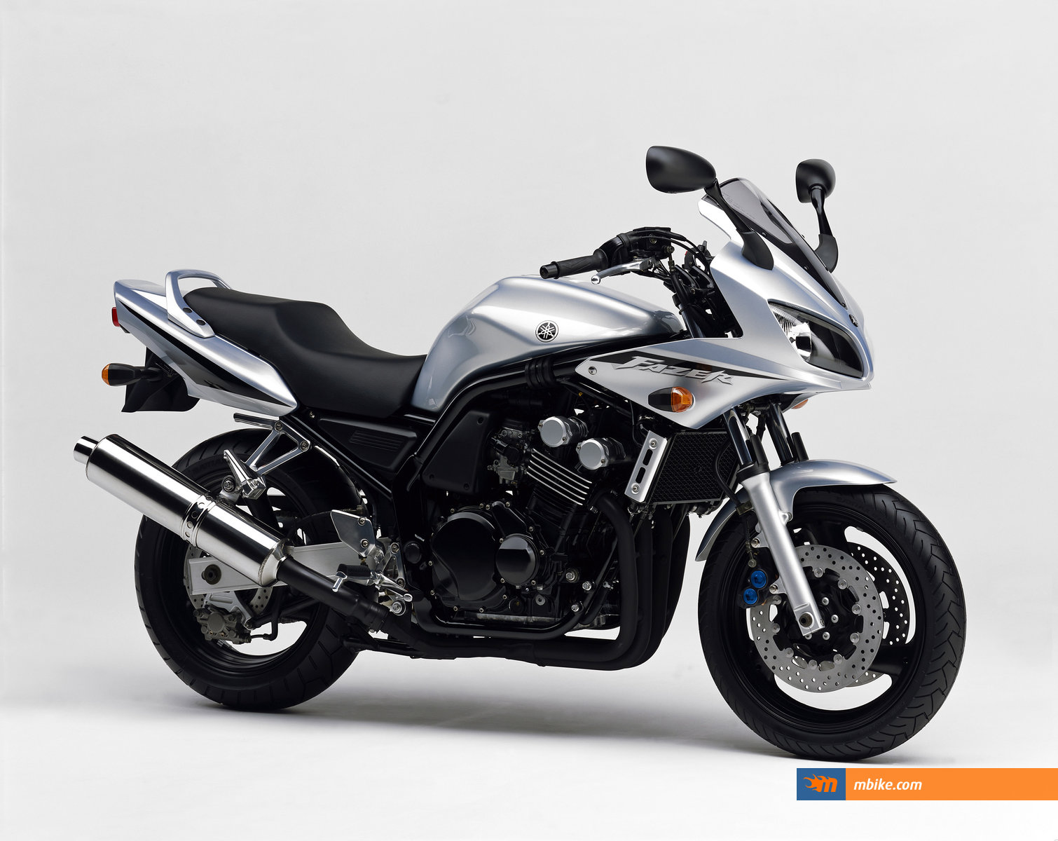 thumbnail image 2 of Wezmoto Full Length Race Braided Brake Lines For Yamaha FZS600 Fazer (1998-2003) 2 of 6